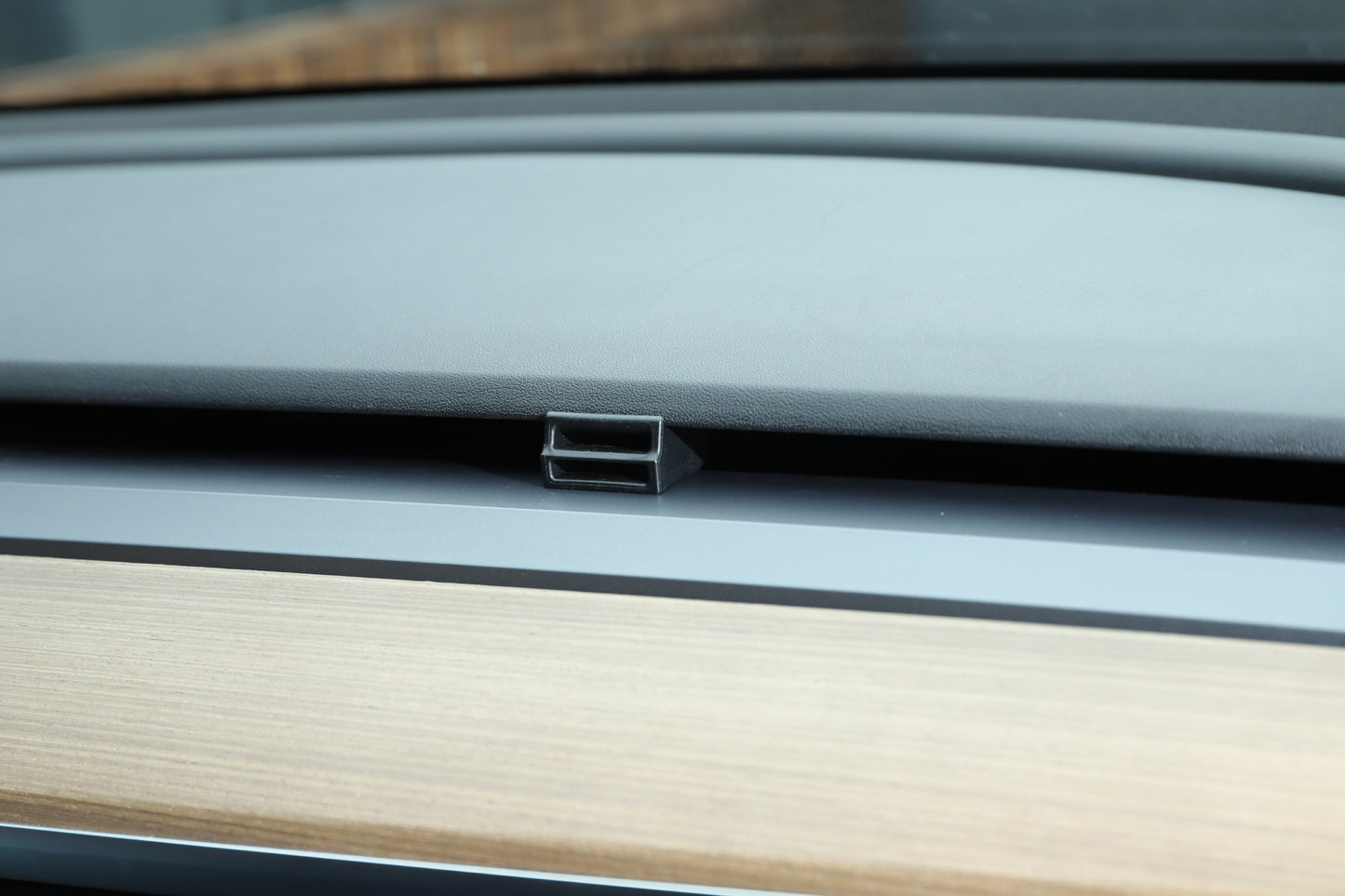 Bracket clip Elvix for Tesla Model Y/3 air outlet aromatherapy conversion (1 set)