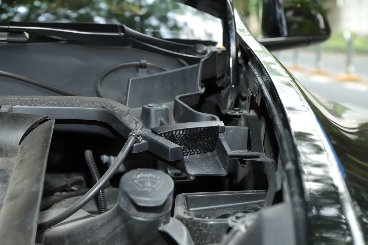 Anti-blocking cover Elvix for Model Y front hood