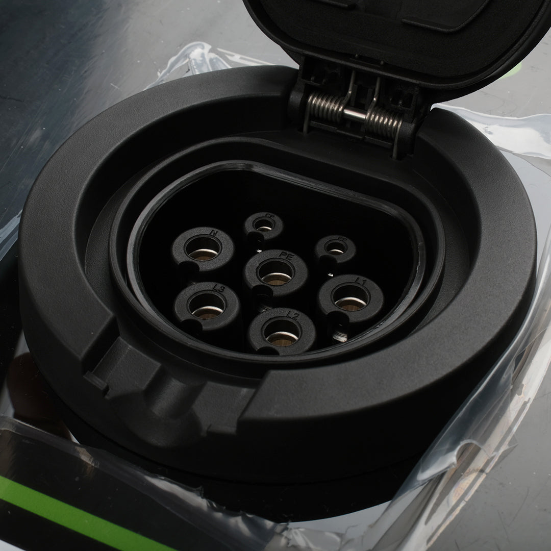 13265 1 nastenna nabijecka pro elektromobily elvix wbac 5005 t2 zasuvka 22kw rfid app nabijeci stanice ev